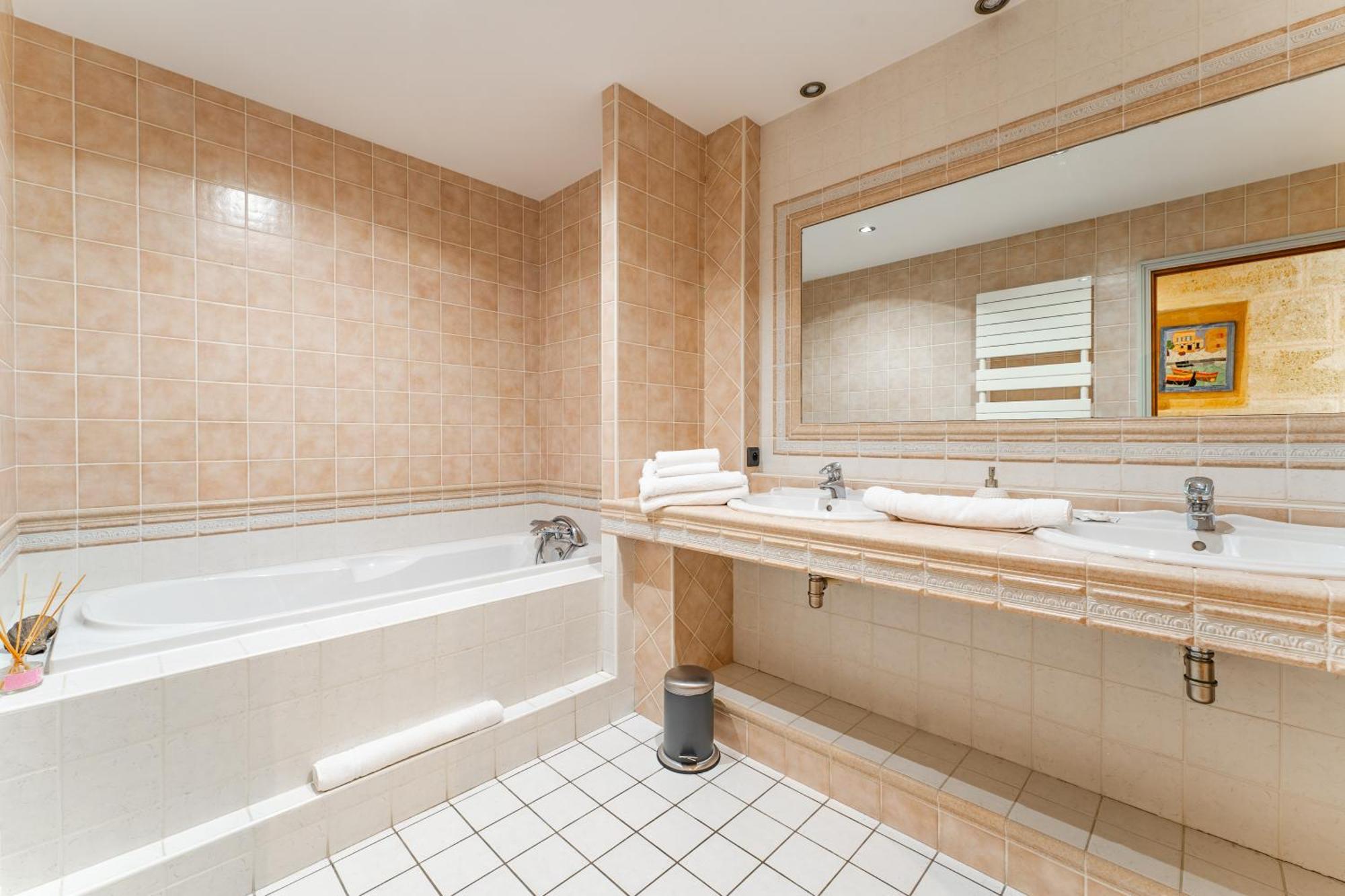 Appartement Magnifique - 160m2 - 3 - Centre De *
